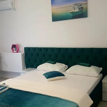 Garsoniera Camy Апартаменты Сатурн